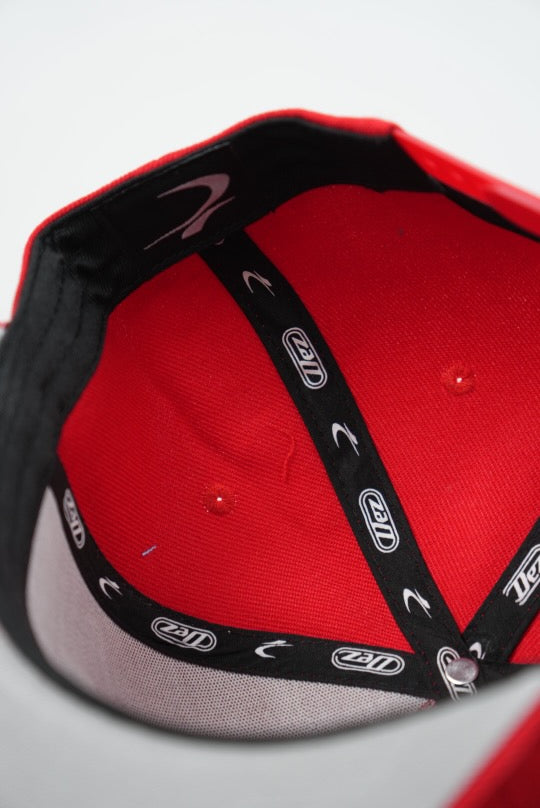 DEZ RED CAP