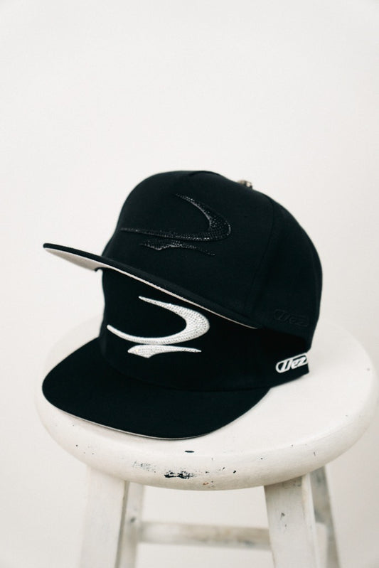 KIDS DEZ BLACK & WHITE CAP