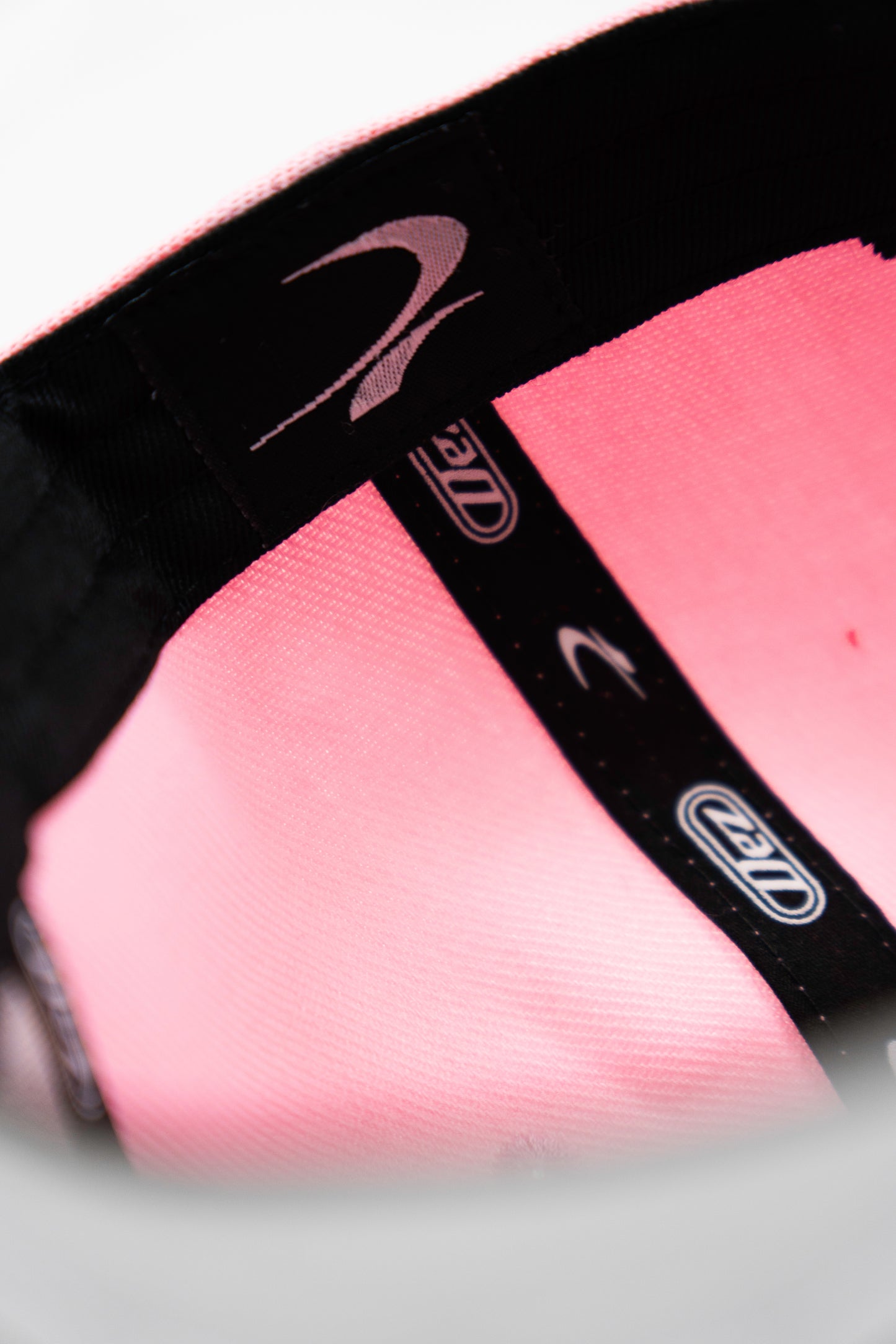 DEZ PINK CAP